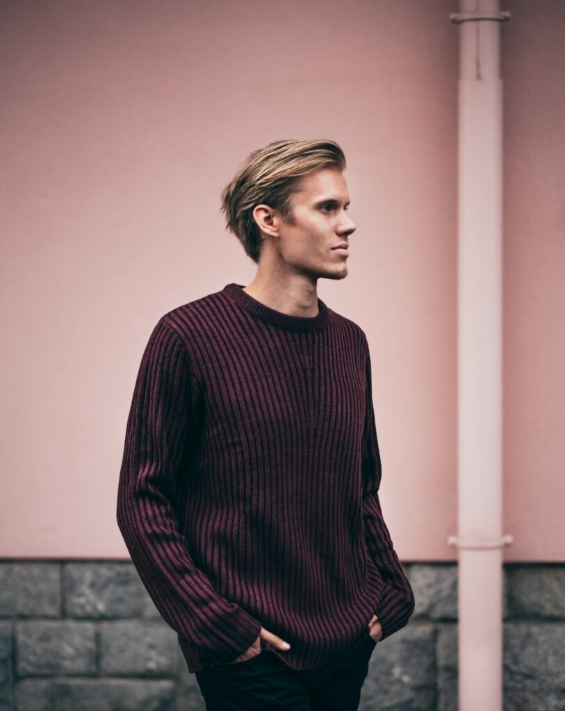 This is Anthony Locke who does fashion posts on his blog